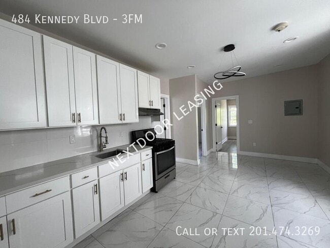 Building Photo - 484 John F. Kennedy Blvd Unit 3FM