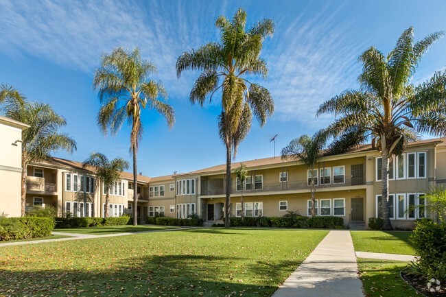 Building Photo - Baldwin Manor and Windsor Manor Apartments