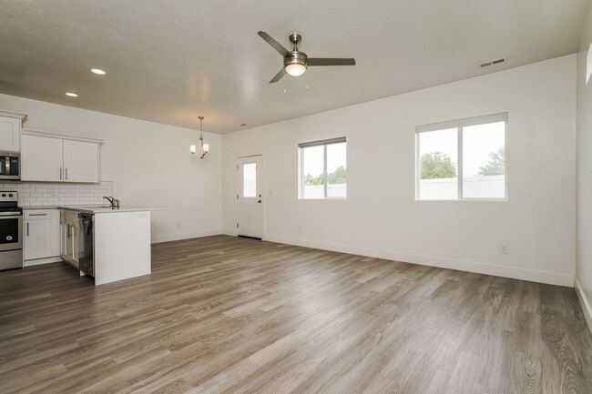 Photo - Beautiful 3 Bed, 2.5 Town Home! Available Now! See Our 3D Tour of This Property! Available NOW!