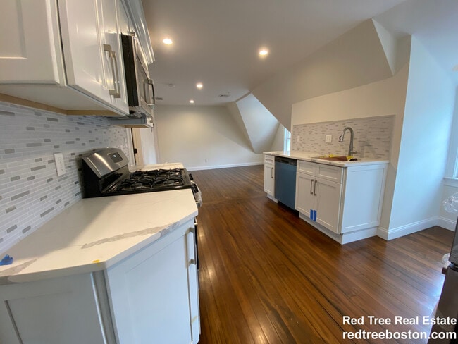 Photo - 19 Bellevue St