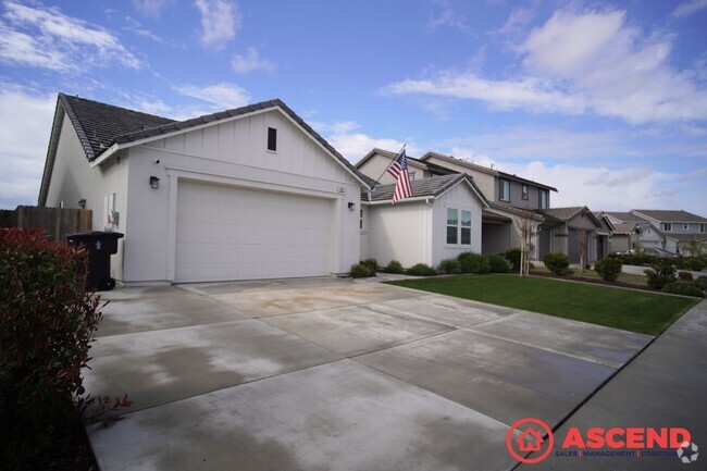 Building Photo - Beautiful Home Off S Heath and Stockdale Hwy!