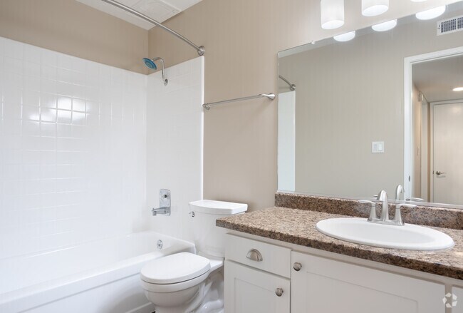 2HAB, 2BA - Roma - Crestview Terrace