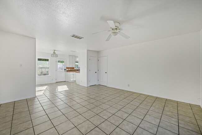 Photo - 3007 Steck Ave