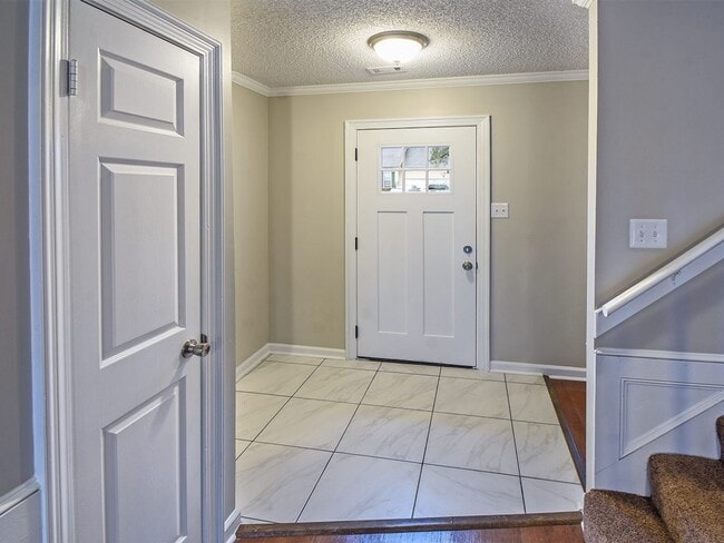 Photo - 4 bed, 2.5 bath home with great curb appeal near 385.