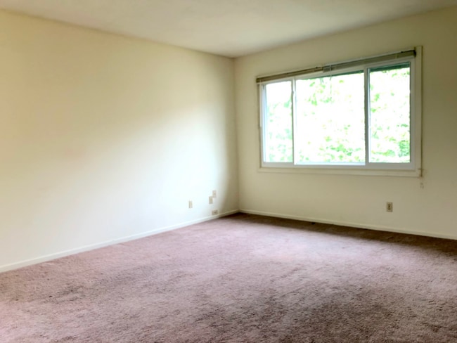 Photo - 2006 NW Hickory Ln