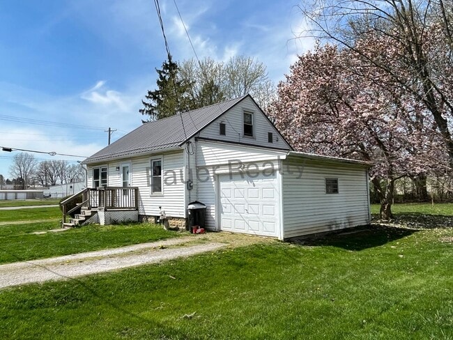 Photo - 912 Grove Ave