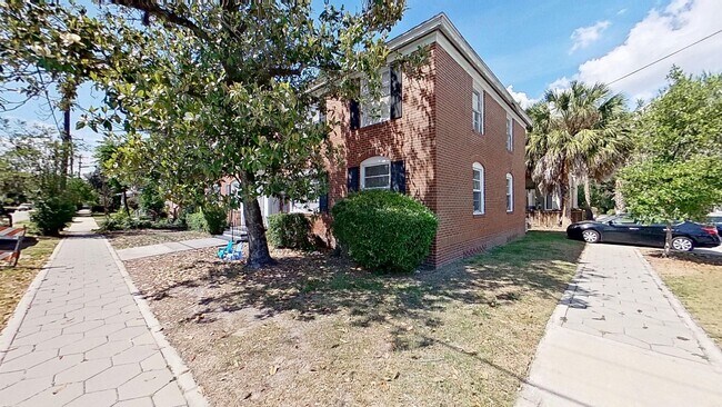 1529 McDuff Ave S Unidad 1529 McDuff Ave S #2
