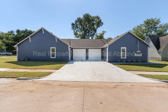 Photo - 101 E 11th St S