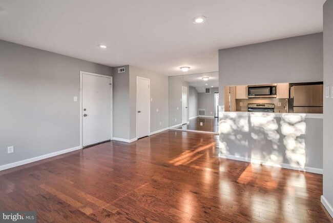 Photo - 1302 Maresfield