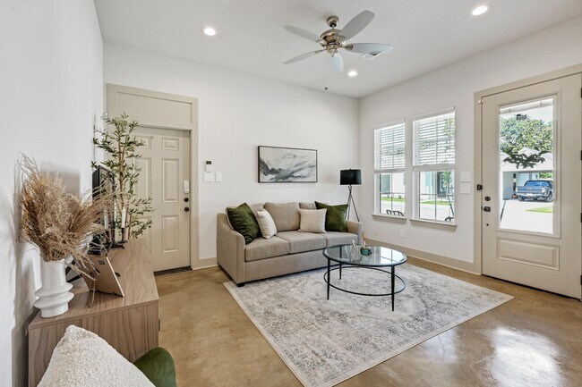 Photo - 33455 Buckshot Ln