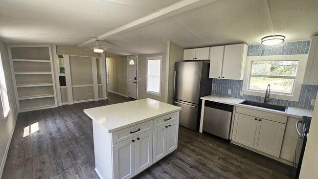 Photo - 231 Lakeview Ct