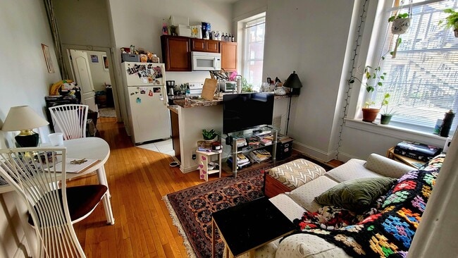 Photo - 421 W Grace St Unit 102