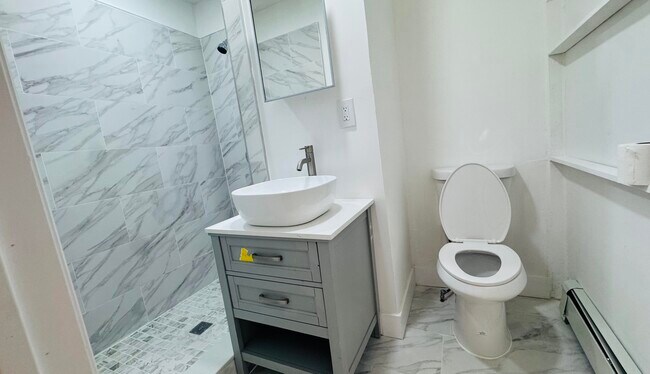 Building Photo - 1155 Summit Ave Unit 1 Rental