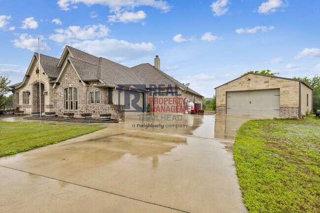 Photo - 113 Maral Ln