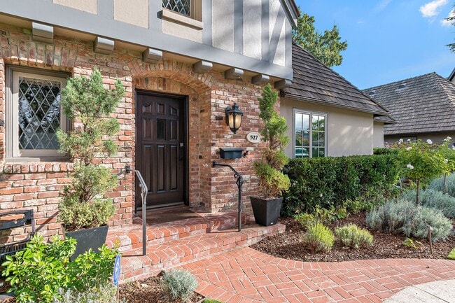 Photo - Exquisite English Tudor Estate on Private ...