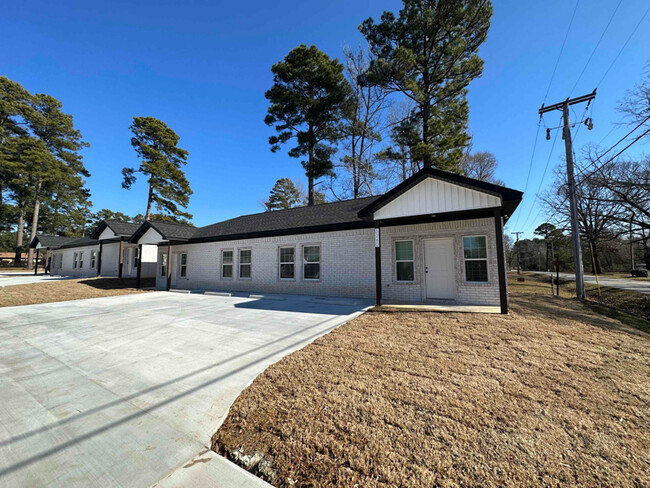 Building Photo - 530 Bowser Rd Rental