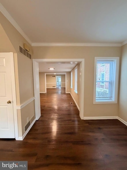 Photo - 127 E Union St