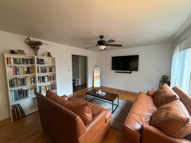 Photo - 745 NW 18th St