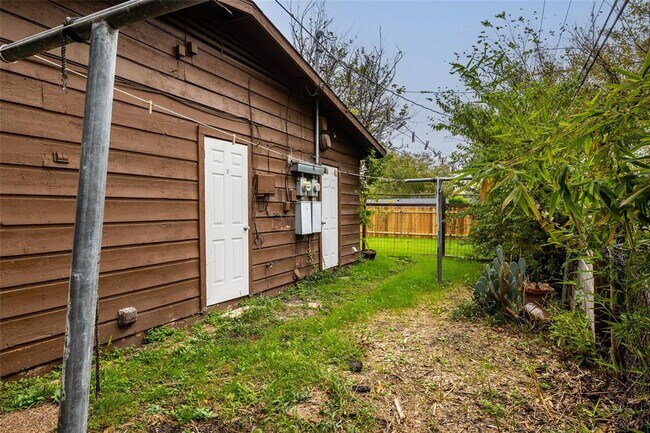 Photo - 1411 Braes Ridge Dr