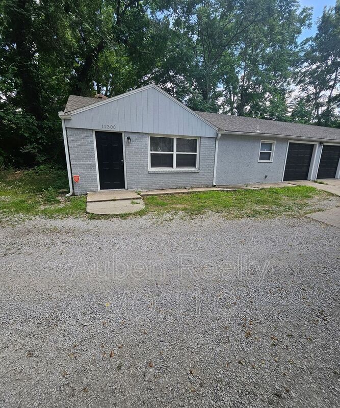 Photo - 11300 E 15th St S House