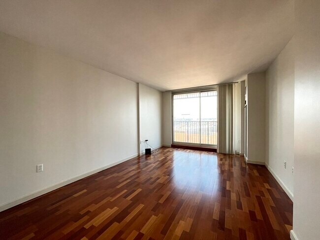 Photo - 10 Museum Way Unit 2128