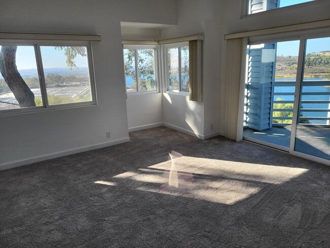 Master Bedroom - 11020 Caminito Vista Pacifica Unidad Lake View Condo