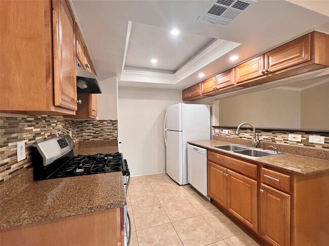 Photo - 605 Luther Dr