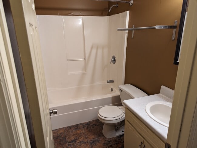 Photo - 168 Riverview Dr Unit 1