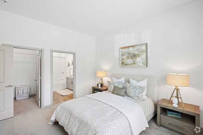2BR, 2BA - 955SF - Primary Bedroom/ Closet