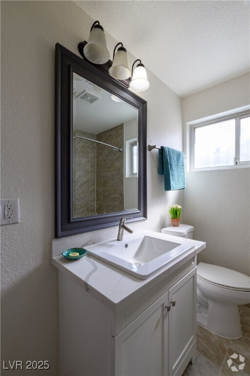 Building Photo - 2305 Santa Paula Dr Rental