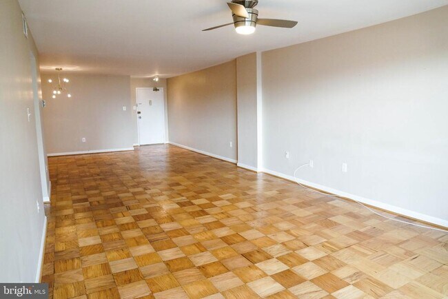 Photo - 1300 Army Navy Dr Unit 1015