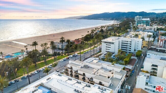 Building Photo - 833 Ocean Ave Unit 301 Rental