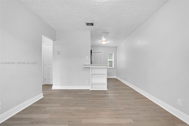 Photo - 746 SW 4th St Unit 1