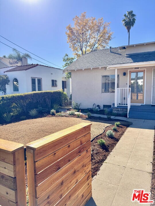 Photo - 3642 Seneca Ave