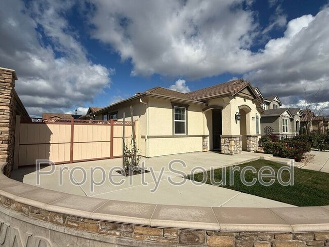 Photo - 1697 W Woodward Ave