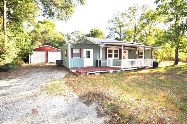 Photo - 208 Blue Lake Dr