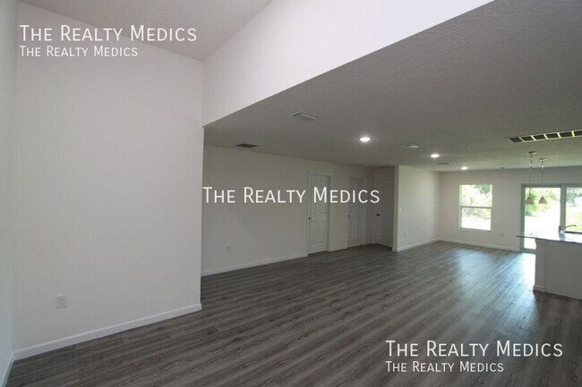 Photo - 978 Gulfport Rd SE