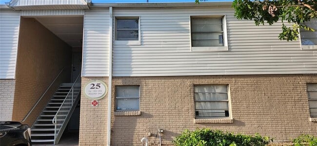 Building Photo - 7210 N Manhattan Ave Unit 2514