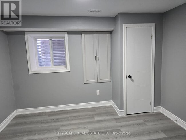 Photo - 306 Bessborough Dr