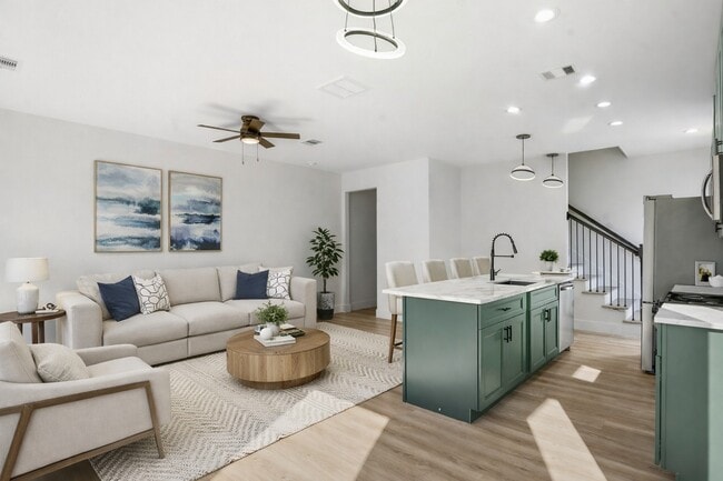 Photo - 1313 Knight St