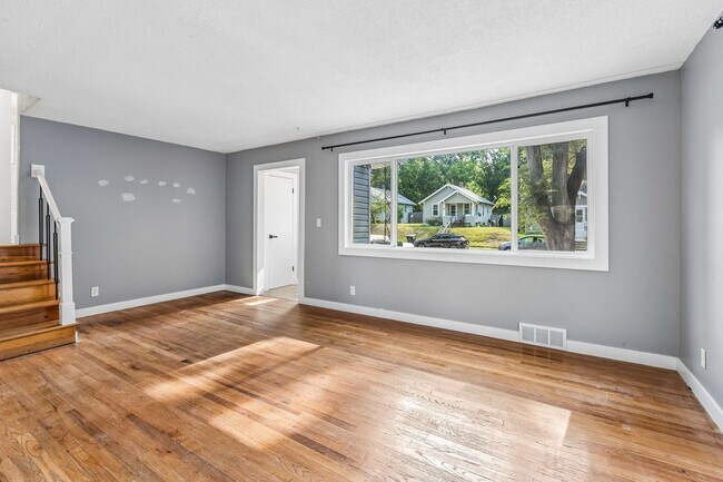 Photo - 3 Bedroom in Midtown!