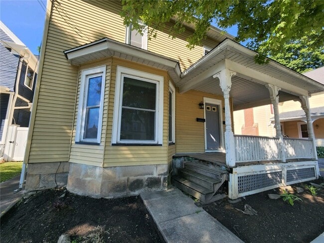 Building Photo - 14 Monroe St Rental