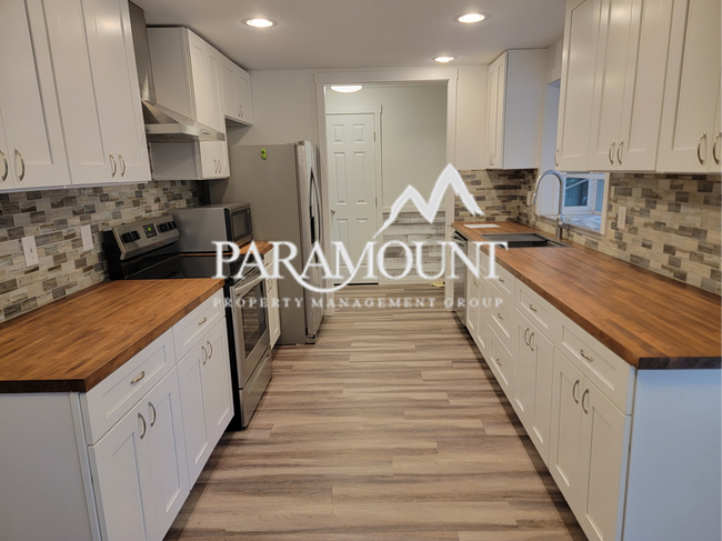 Photo - Updated 3 Bedroom Duplex!