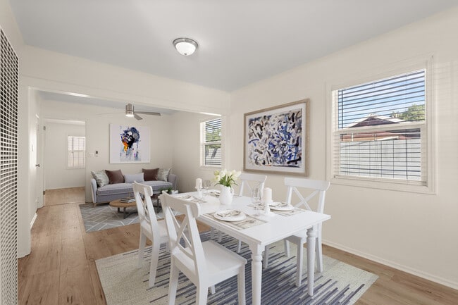 Photo - 2907 E Sawyer St