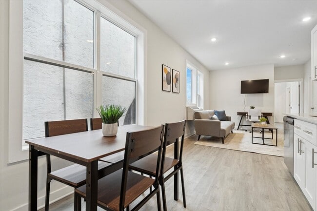 Photo - Fairmount Square