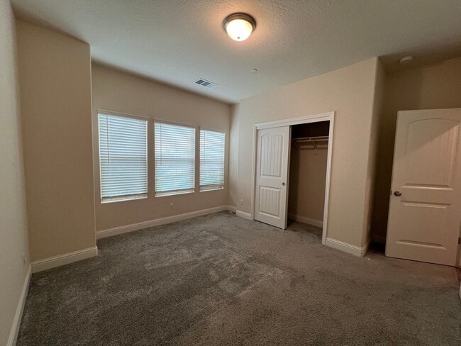Photo - 3-bedroom, 2-bath home in Hanford, CA