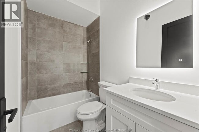 Photo - 247 Brock St Unité 201