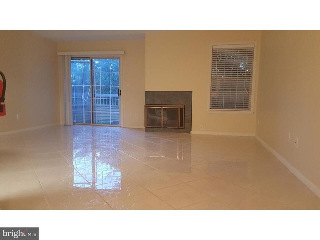 Photo - 119 Acadia Ct Unidad 10