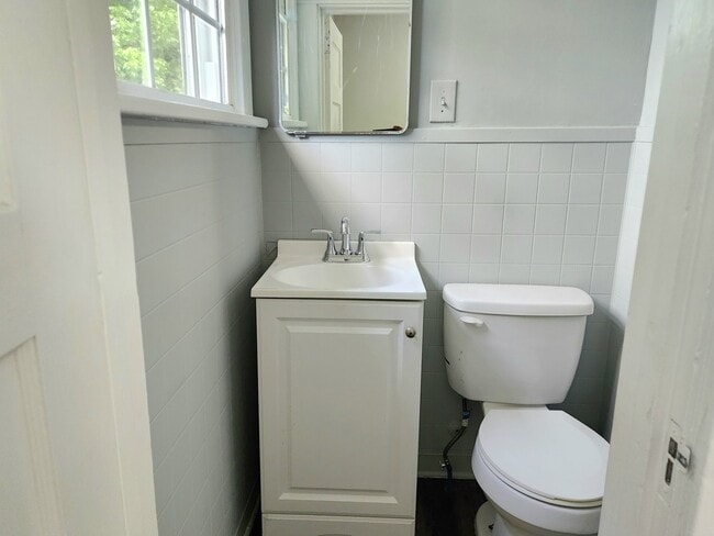 Photo - 523 Avent St