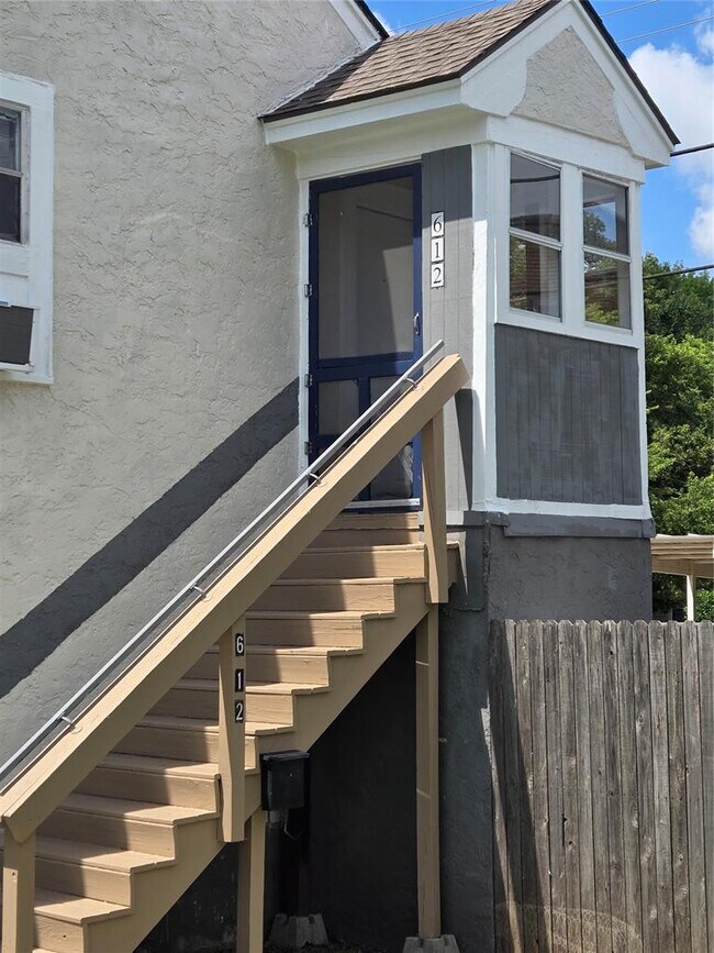 612 Chautauqua Ave